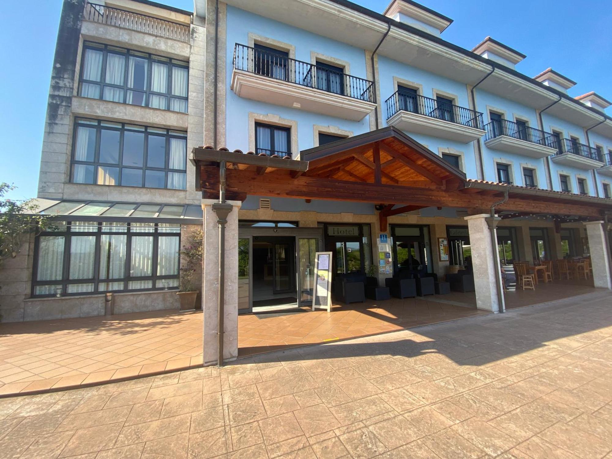 Hotel Cristina Noreña Exterior foto